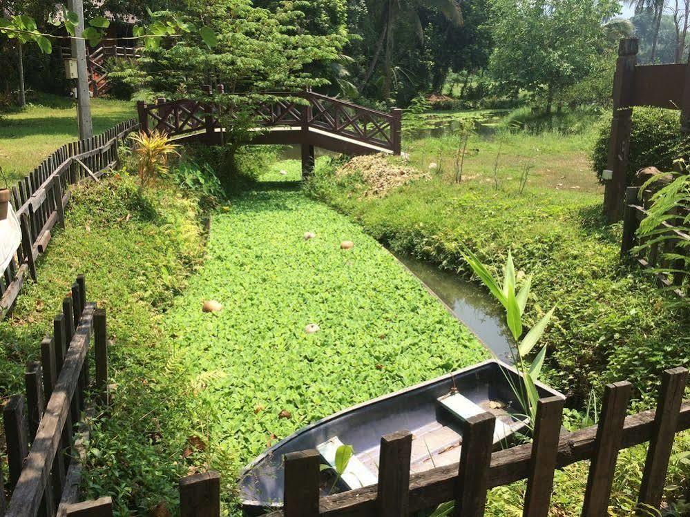 Ban Suan Klang Muang Resort Мэхонгсон Экстерьер фото