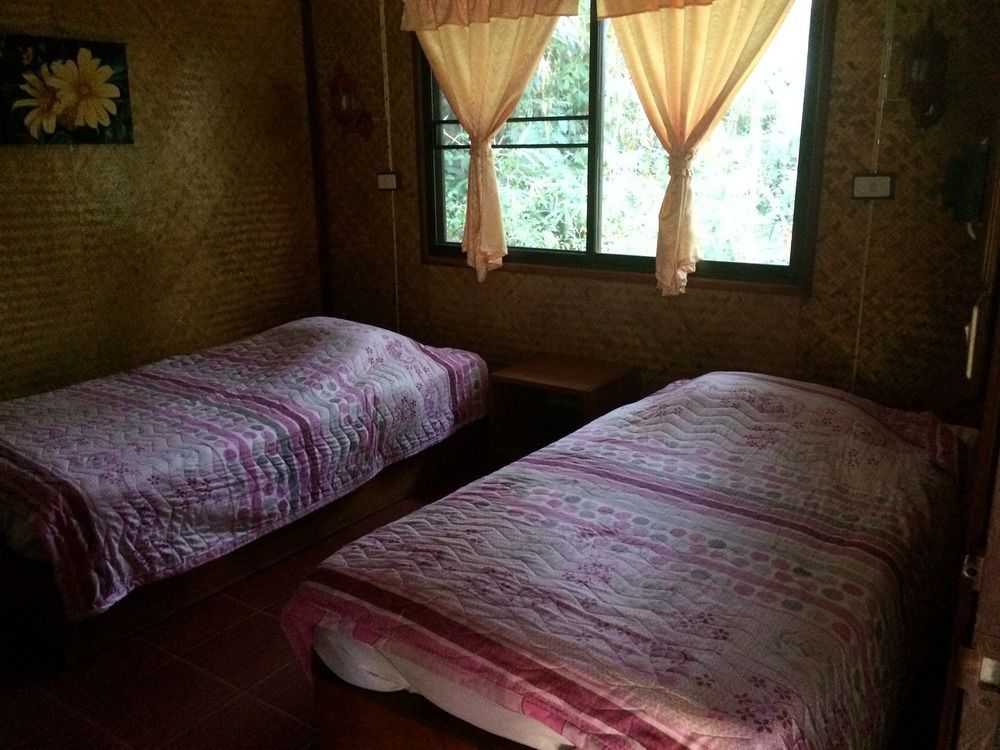Ban Suan Klang Muang Resort Мэхонгсон Экстерьер фото
