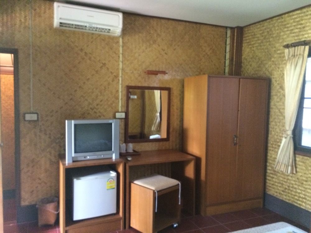 Ban Suan Klang Muang Resort Мэхонгсон Экстерьер фото
